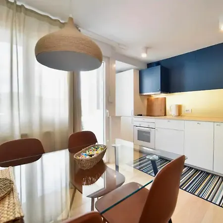 Svetlo Stanovanje Z Modernim Dizajnom Διαμέρισμα
