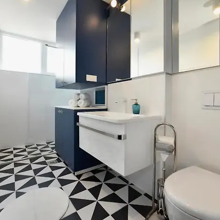 Διαμέρισμα Svetlo Stanovanje Z Modernim Dizajnom Λιουμπλιάνα