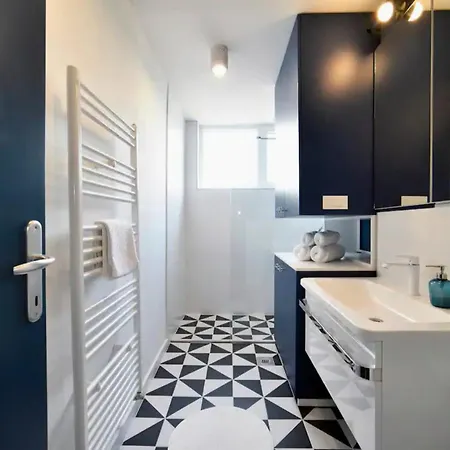 Apartment Svetlo Stanovanje Z Modernim Dizajnom